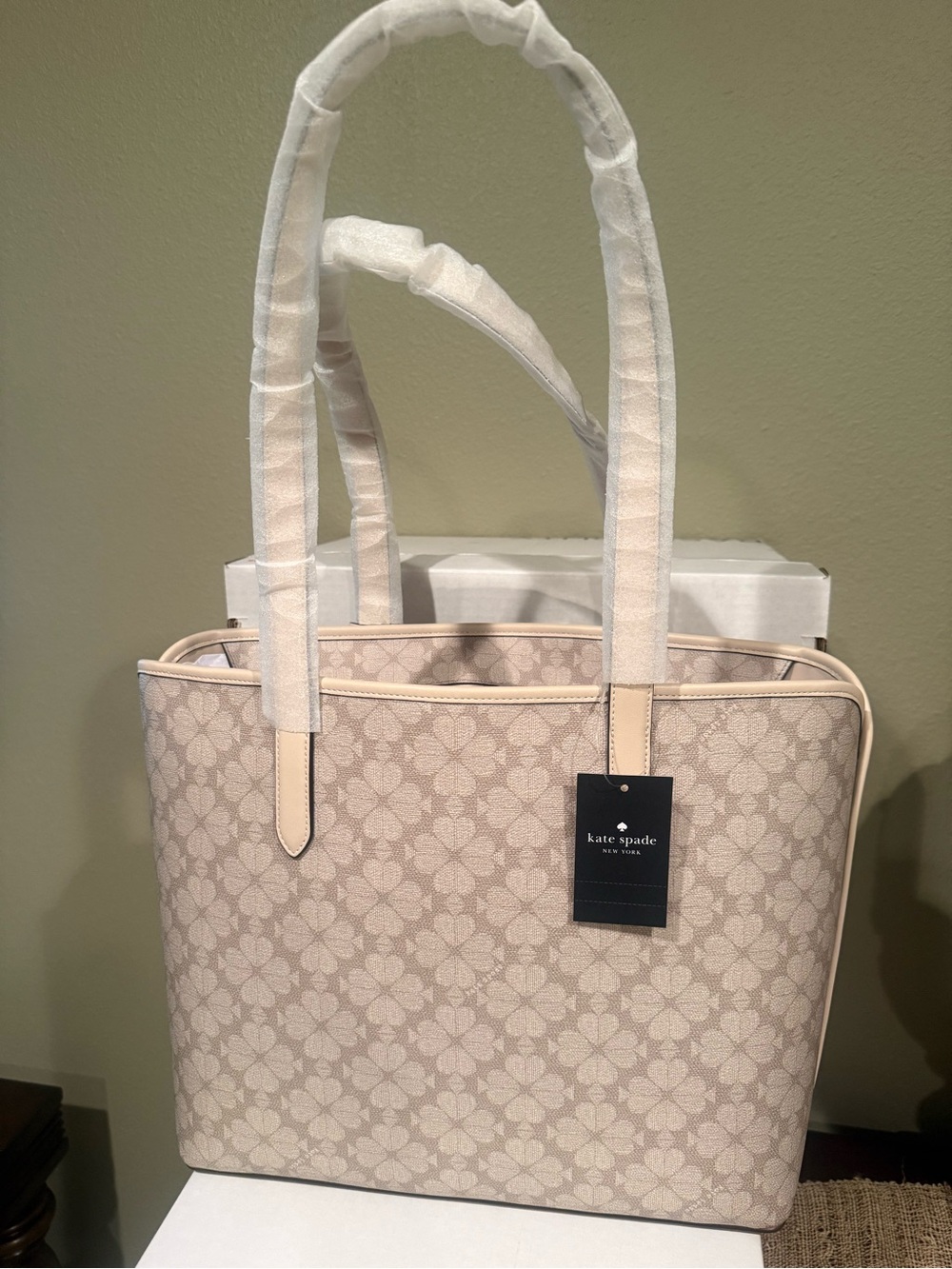 kate spade Neutral Floral Jacquard Tote in Beige